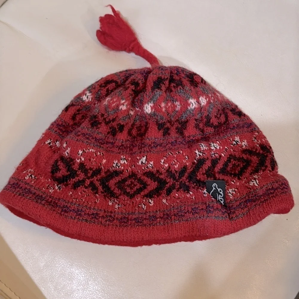 Small Red Purgatory Ski cap beanie‎ - Picture 7 of 7